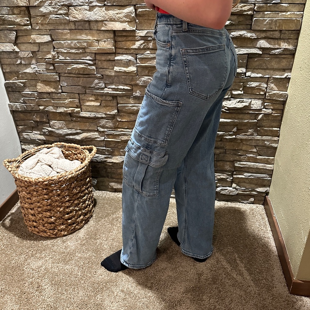 Curvy, super high-rise baggy wide-leg American Eagle jeans